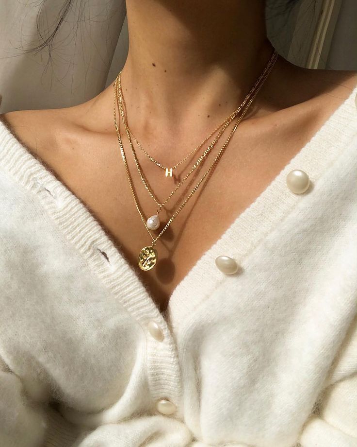 Hegia de Boer on Instagram: “Stacking all my new favorite necklaces from Dana … Hegia de Boer on Instagram: “Stacking all my new favorite necklaces from Dana …