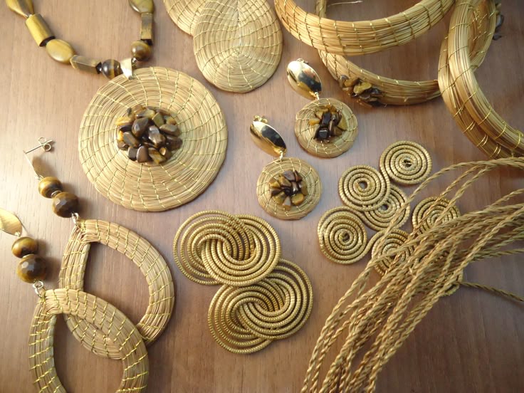 25+ ideias exclusivas de Capim dourado no Pinterest Colares rosa, Moda sustentável e Jalap u00e3o Adesivo De Parede Coruja ~ 25+ ideias exclusivas de Capim dourado no Pinterest Colares rosa, Moda sustentável e Jalap u00e3o