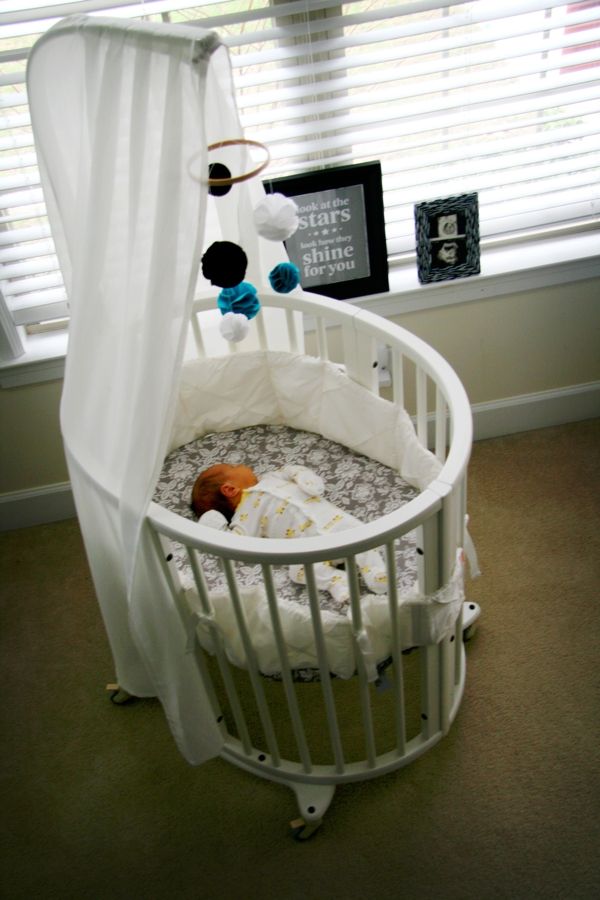 Stokke Sleepi System Designed To Grow With The Child And Can Be Used From Birth Through Approx 10 Years Of Age Wi Baby Cribs Boy Crib Baby Cribs, Stokke Round Crib Bedding Set