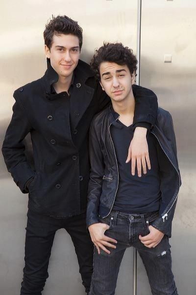naked brothers band story teen fingering captioned porn