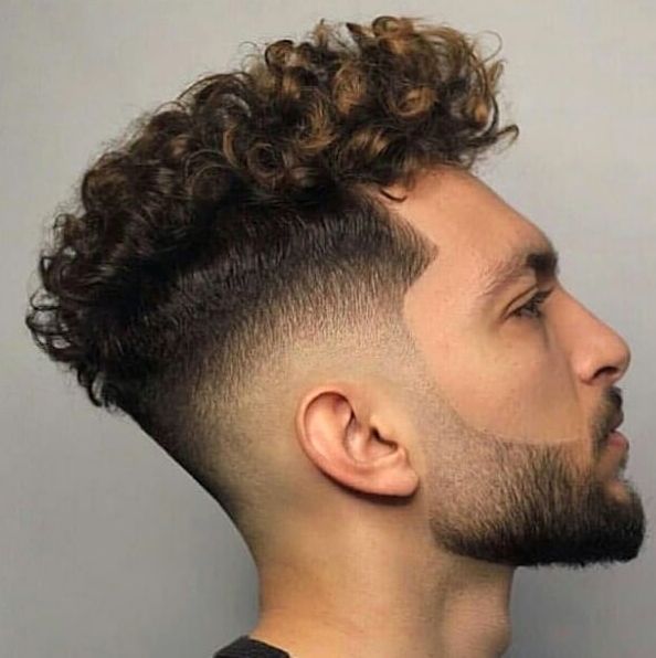 Andere Frisur Ideen Fur Manner Mit Lockigem Haar Frisuren Frisur Ideen Lockige Haare
