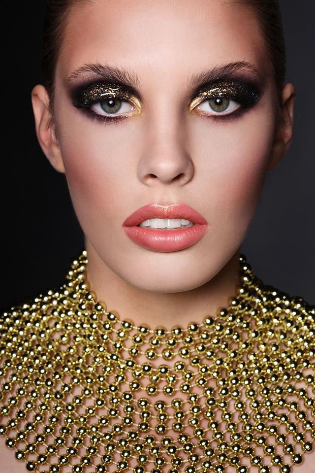 mac makeup artist