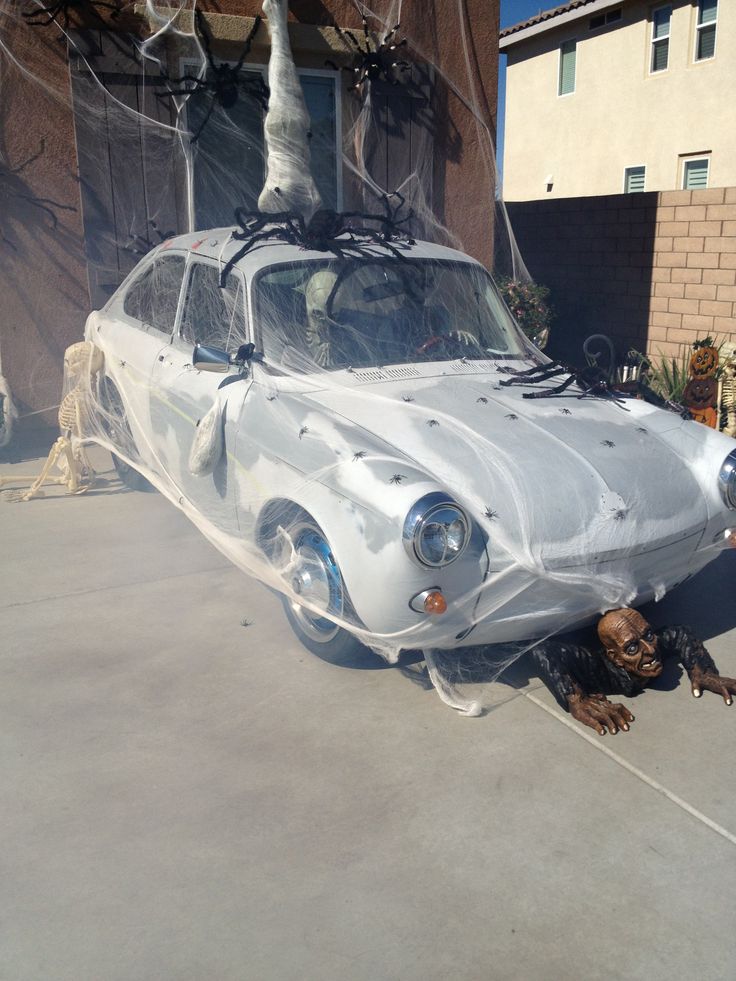decorate your car halloween night place a strobe light inside