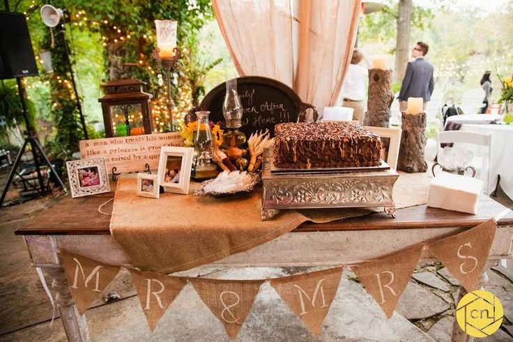 Grooms Cake Table 800x534 Pixels Grooms Cake Table 800x534 Pixels