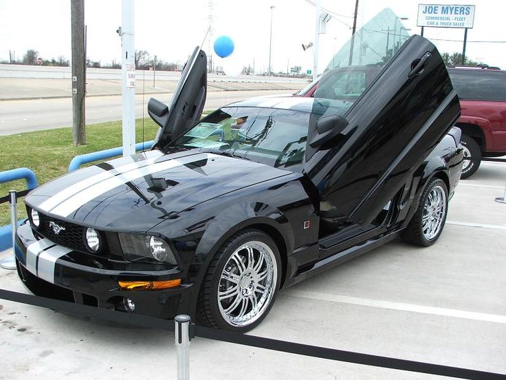 2005-2010 Mustang VERTICAL DOOR KIT system (Direct Bolt on) | 2010