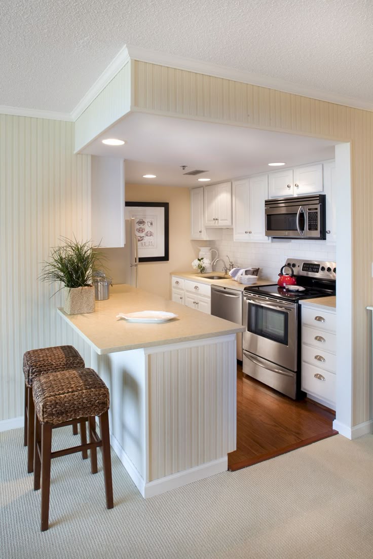Best 25+ Small kitchen layouts ideas on Pinterest Kitchen Best 25+ Small kitchen layouts ideas on Pinterest Kitchen