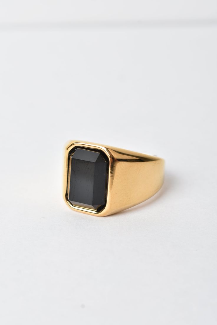 Anillo Cuadrado Dorado Piedra Negra 9 Dorado