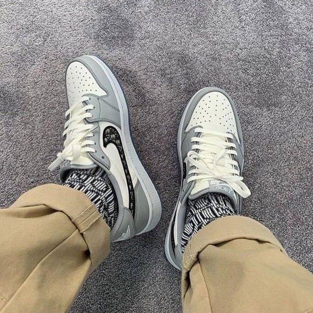 Nike Air Jordan X Dior en 2021 | Nike air, Chaussures air jordan ... Nike Air Jordan X Dior en 2021 | Nike air, Chaussures air jordan ...