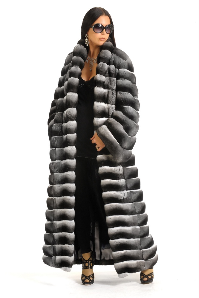 Wow That Is About All I Can Say Russian Model In A Full Length Chinchilla Fur Coat Again Bontjas Sicilië Italië Length Chinchilla Fur Coat, How Much Is A Full Length Chinchilla Fur Coat