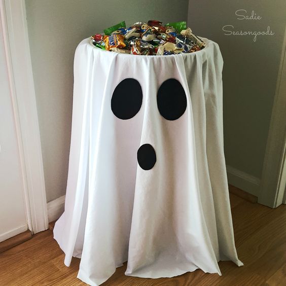 Halloween party decortions