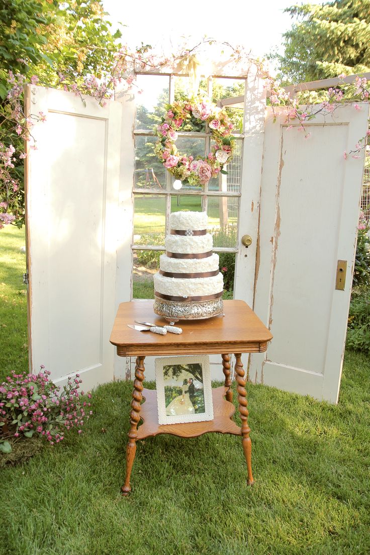Best 20 Vintage Cake Tables Ideas On Pinterest Wedding Vintage Cake Table Set Up Wedding Blush Creme Pink Colors