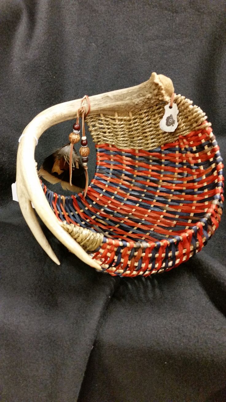 Weaving the original basket of pine needles with explanations and phased photos Weaving the original basket of pine needles with explanations and phased photos