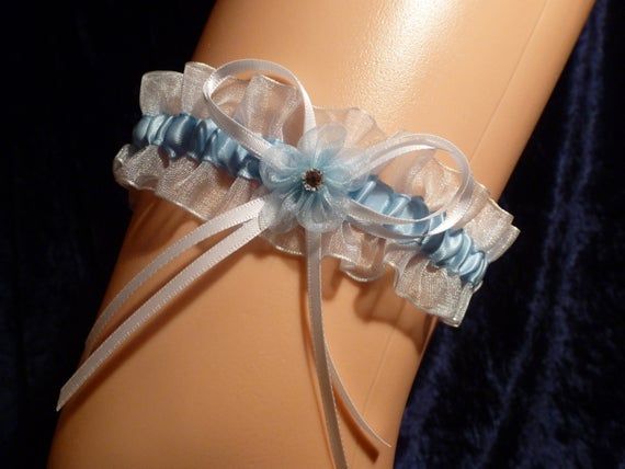 Garter For The Bride Wedding In Blue Braut Etwas Geliehenes Hochzeit