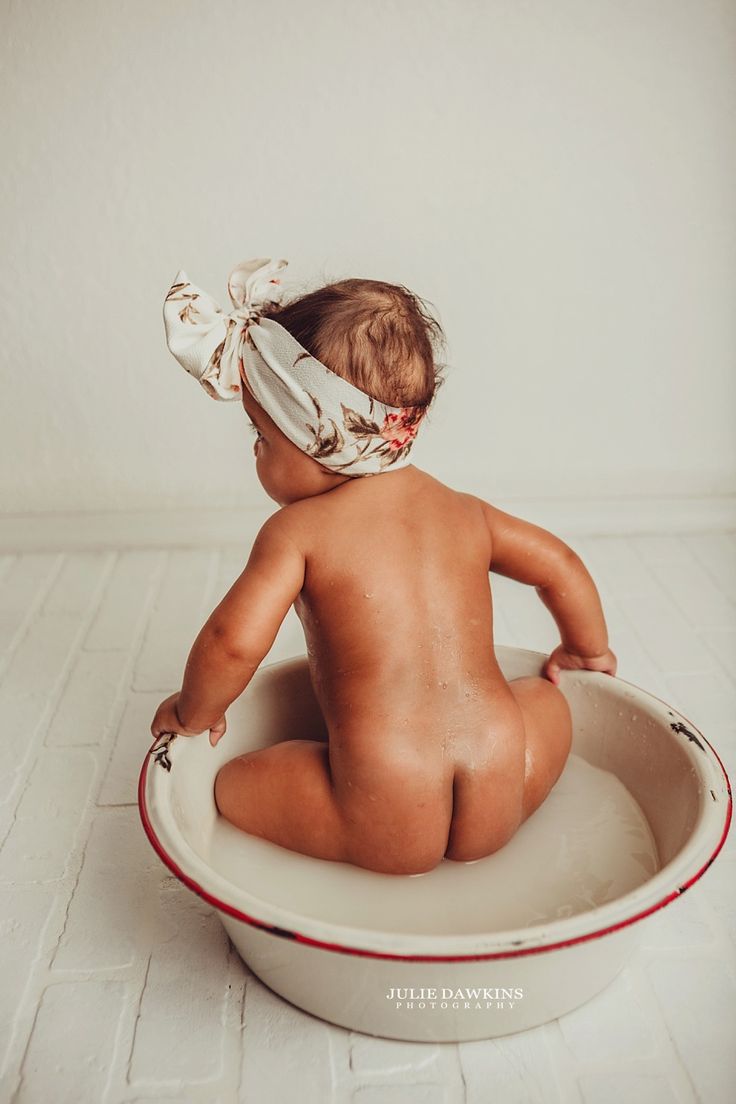 Want to celebrate breastfeeding? How about a MilkBath! Y'all that is liqui...