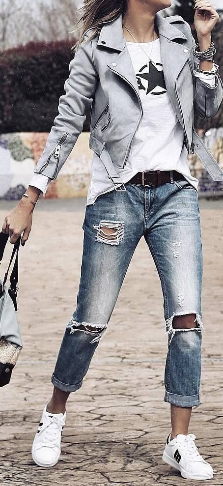 95 Street Style Ideas You Must Copy Right Now #fall #outfit #streetstyle #style Visit to see full collection Trainers, Casual, Casual Outfits, Jeans, Boyfriend Jeans, Outfit Ideas With Ripped Jeans, Denim Jacket Women, Denim Jacket Fashion, Jackets For Women