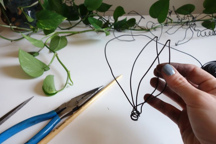How to Make Wire Flowers | B Floral | Wire flowers, Wire crafts, Wire diy