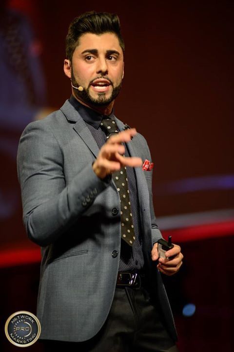 Alex morton estafador