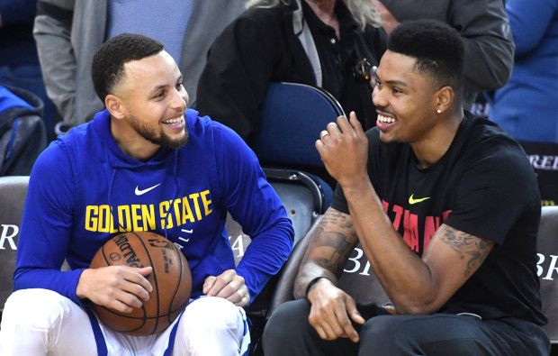 Stephen Curry leaves game with left knee strain in Warriors-Hawks ...