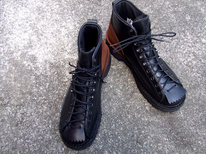 Danner // Woodsman Horween | Black sneaker, All black sneakers, Shoes 大量注文受付 BLK WOODSMAN Danner ブーツ
