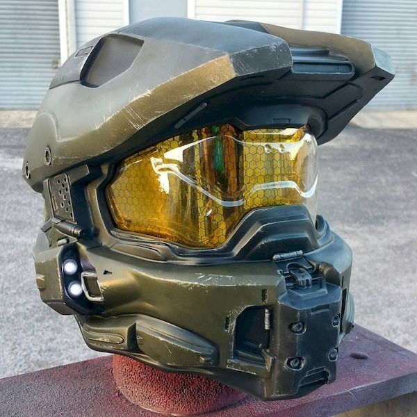 Icon Airflite Battlescar 2 Cool Halo Master Chief Motorcycle Helmet Motorcycle Helmets Cool Motorcycle Helmets Cool Motorcycles