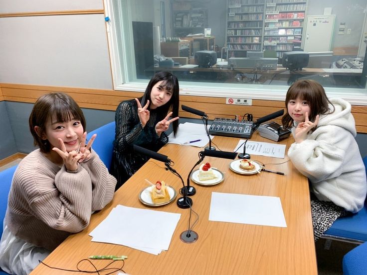 12月17日の Akb48 Team 8 今夜は帰らない は西軍の登場 休養中の山田菜々美の代わりに代理軍師の山口県代表 下尾みう 京都府代表 太田奈緒 熊本県代表 倉野尾成美の3人が出演しました オープニングは 太田 カマンベーール という謎のひとこと 12月17日の Akb48 Team 8 今夜は帰らない は西軍の登場 休養中の山田菜々美の代わりに代理軍師の山口県代表 下尾みう 京都府代表 太田奈緒 熊本県代表 倉野尾成美の3人が出演しました オープニングは 太田 カマンベーール という謎のひとこと