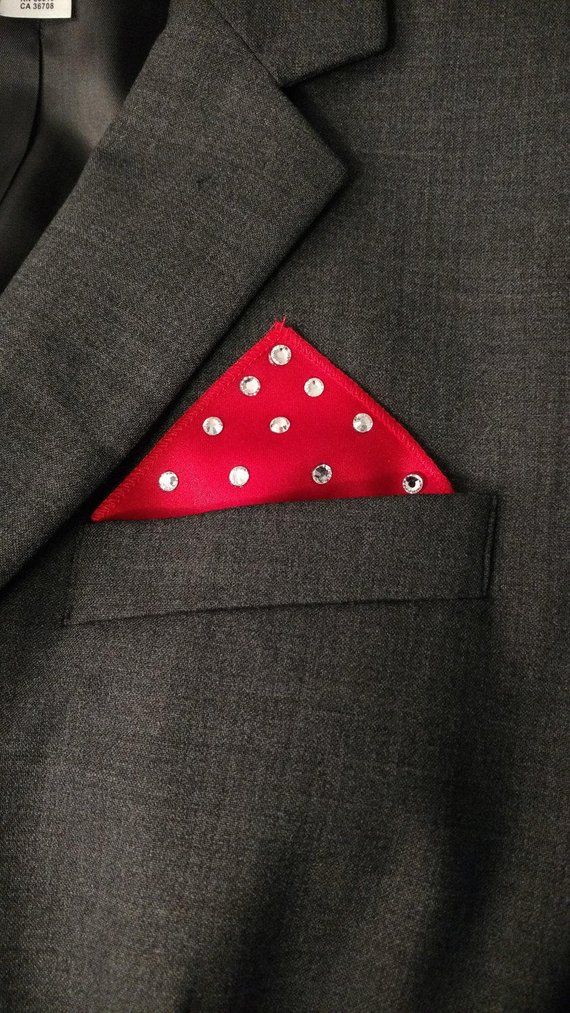 Men’s Shades of a Triangle Tie and Matching Pocket Round Men’s Shades of a Triangle Tie and Matching Pocket Round