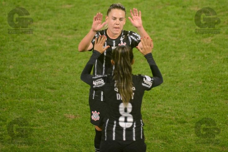 Corinthians Futebol Feminino Sccpfutfeminino Twitter In 2021 Running Sports