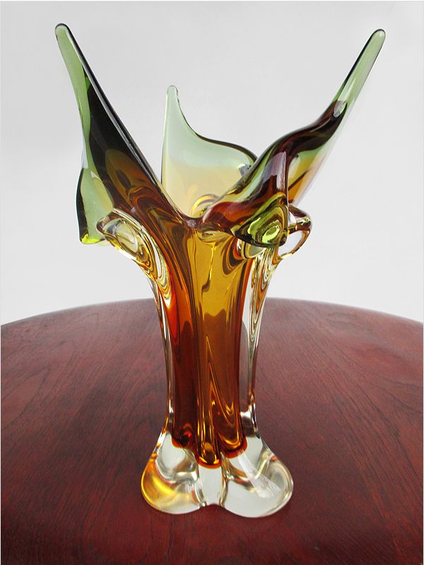 3 Ways to Identify Murano Glass - wikiHow