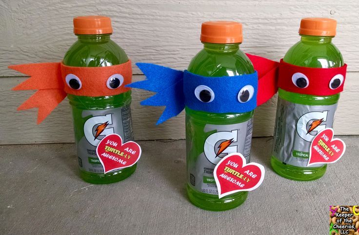 Free Printable Gummy Worm Valentines for kids - Free Gummy Worm Valentine Printables that are easy to put together and perfect for kids to hand out at their school Valentine's Day party.