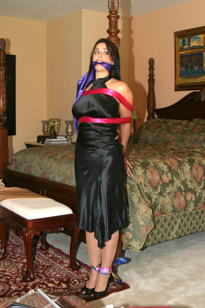 muslim-girl-tied-up