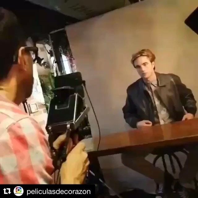 Repost Peliculasdecorazon With Get Repost News Polaroid Robertpattinson Thelighthouse Ti Movie Soundtracks Robert Pattinson Movie Scripts
