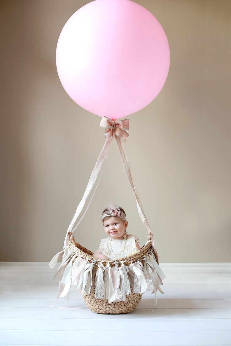 Hot air balloon baby photography. 1 year photoshoot inspiration photo
