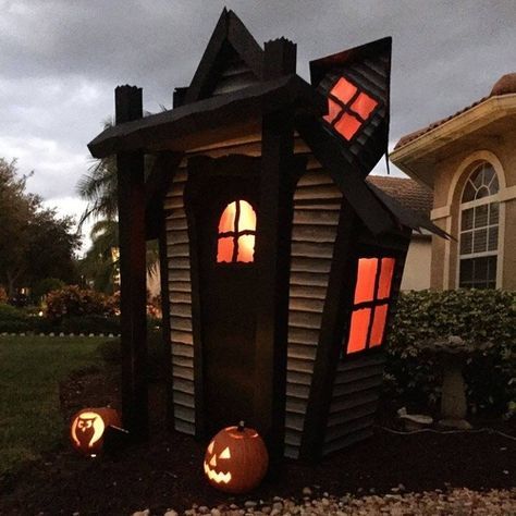 This haunted house prop is entirely made of cardboard and it folds up | Family Man Librarian
