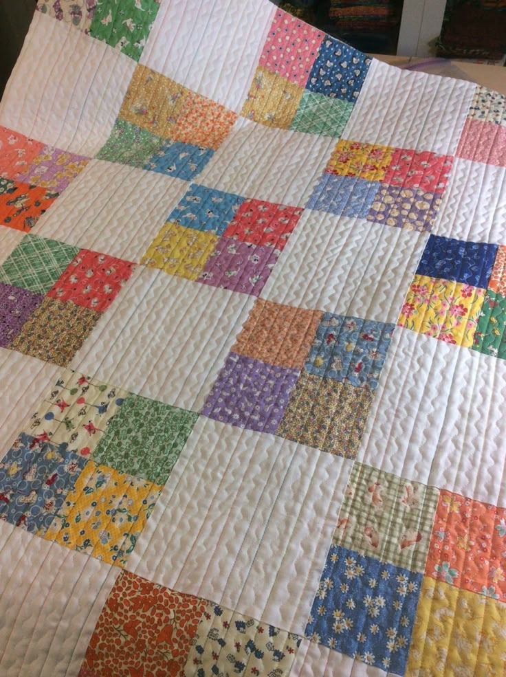 Best 25+ Charm square quilt ideas on Pinterest Charm pack quilts, Charm pack quilt patterns ...