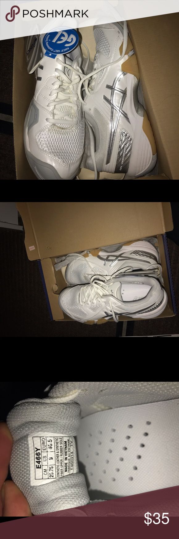 white asic volleyball shoes