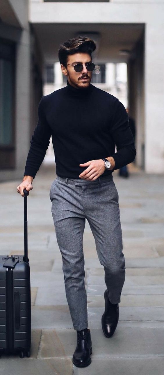 Turtleneck sweaters definitely belong to the standard repertoire of the well-gro...