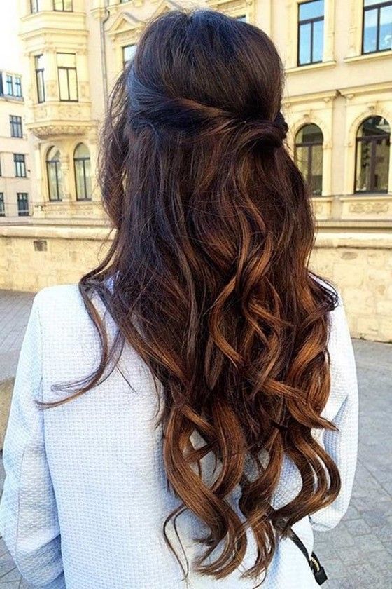 16 Alla Moda Acconciature Capelli Lunghi Lisci Semi Raccolti