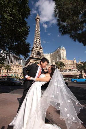 75 Best Las Vegas Weddings And Locations Photos By Paul Cichocki Lasvegaspix Affordable Las Vegas Wedding Photography Along The Fabulous Strip