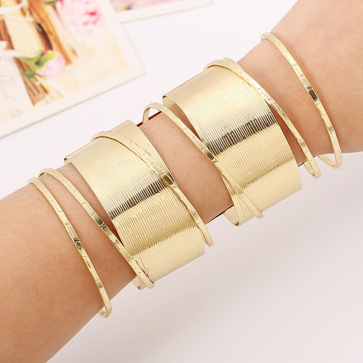 Onsinic Forma Bracciale Bracciale Serpente dei Monili del Bracciale Metallico Superiore Bracciale a Mano Bangle Costume Accessori Regalo