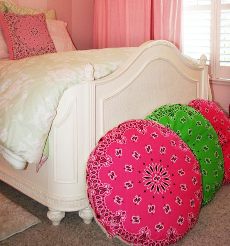 DIY Round Paisley Pillows Craft with Jo-Ann Pinterest Pillows
