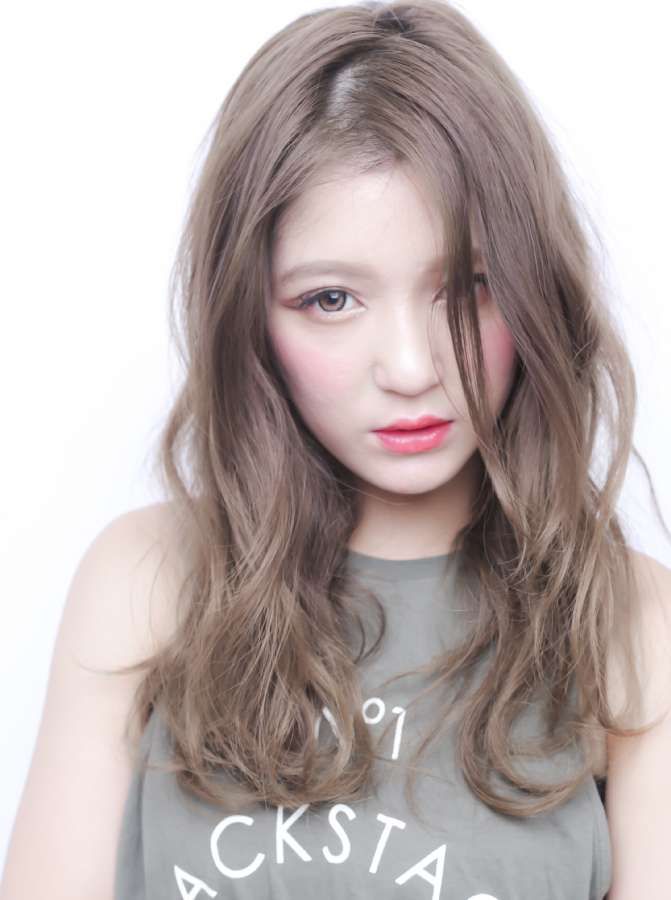 ハイトーンアッシュカラー 愛されふんわりールセミロングの髪型 Stylistd 髪 色 髪 カラー ロングヘア ハイトーンアッシュカラー 愛されふんわりールセミロングの髪型 Stylistd 髪 色 髪 カラー ロングヘア