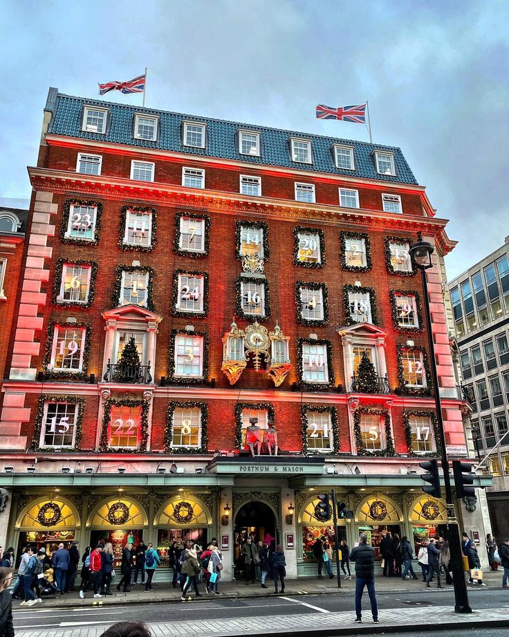 The Fortnum and Mason giant Advent Calendar on Oxford Street ๐ฌ๐ง each The Fortnum and Mason giant Advent Calendar on Oxford Street ๐ฌ๐ง each