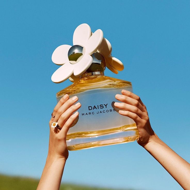 Kaia, Adut & Meghan Charm in Marc Jacobs Daisy Fragrance Ad in 2020