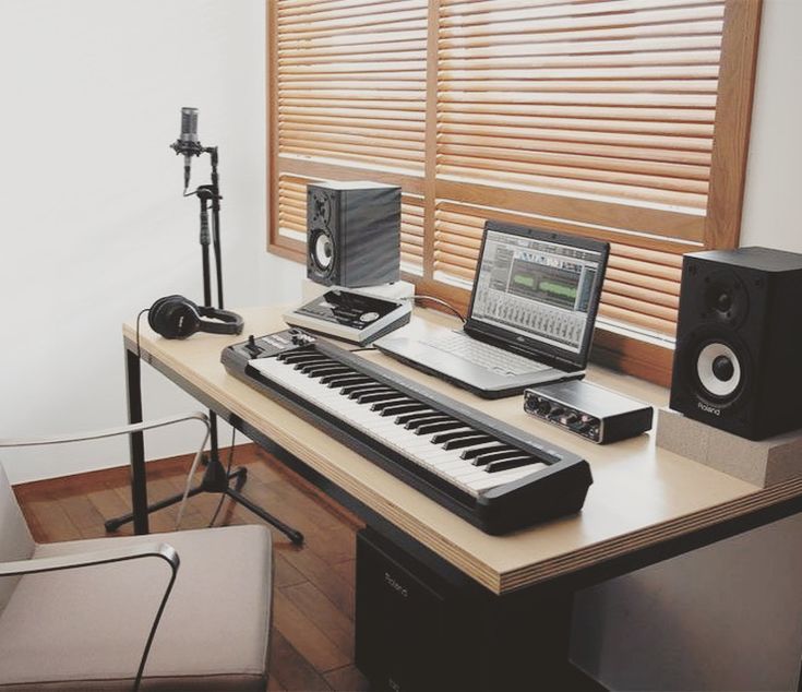 Best Laptop To Record Music A powerful laptop is essential for music production!! | Home studio
