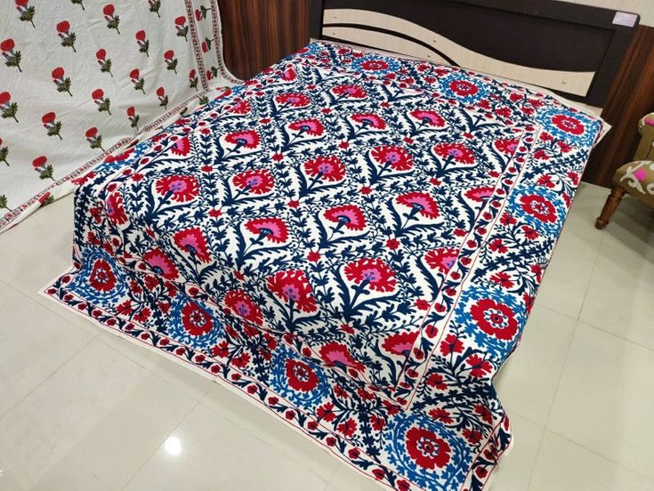 Suzani handmade Uzbekistan Tablecloth Wall Hanging Suzani Bedspread Bed Cover Bright Suzani Bed sheet Bohemian Christmas Decor