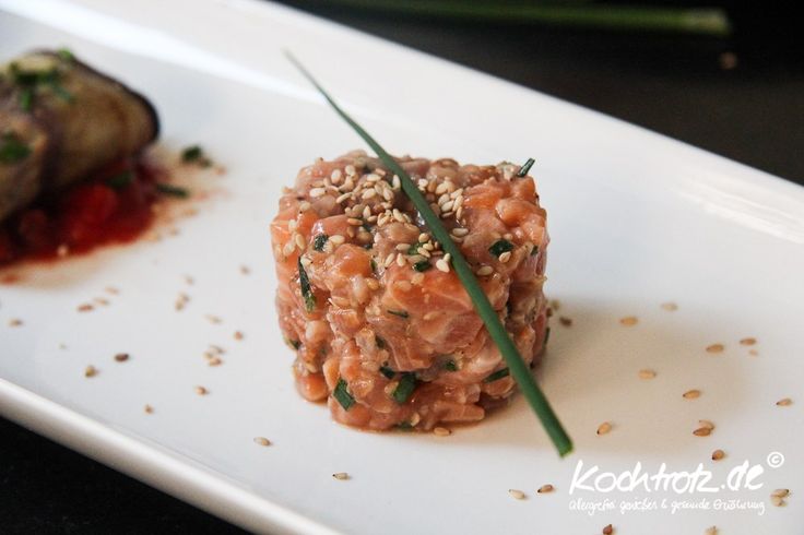 Lachstartar für Alle und in 10 Minuten zubereitet! | KochTrotz - Food Blog mit Rezepten für Gluten-Unverträglichkeit, Fructose-Intoleranz, Laktose-Intoleranz, Histamin-Intoleranz, Zöliakie, Sorbit-Intoleranz, vegan, vegetarisch, Fisch, Fleisch
