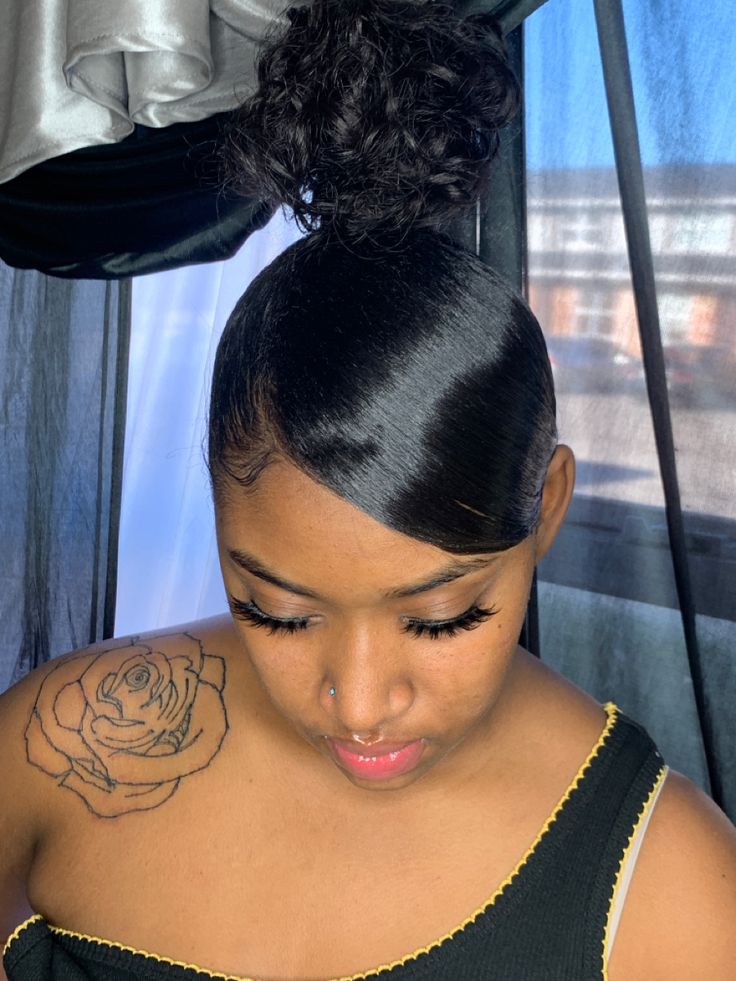 Sleek bun natural hair Natural hair styles, Sleek bun