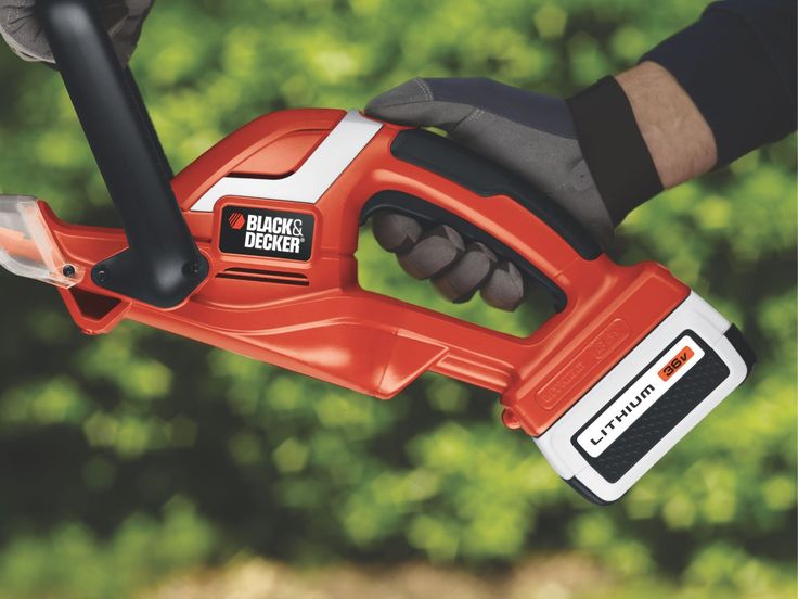 Black & Decker LHT2436 24Inch 40Volt Cordless Hedge
