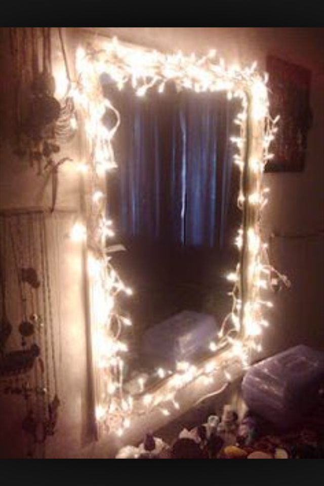 Diy Idea For If You Wanna Add Lights To A Vanity With Mirror On The Wall Cute Guirlande Lumineuse Vanité Chambre Diy Idea For If You Wanna Add Lights To, How To Put Up Vanity Mirror Lights