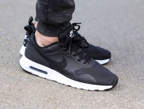 nike sportswear air max tavas essential - baskets basses - black/white nike sportswear air max tavas essential - baskets basses - black/white